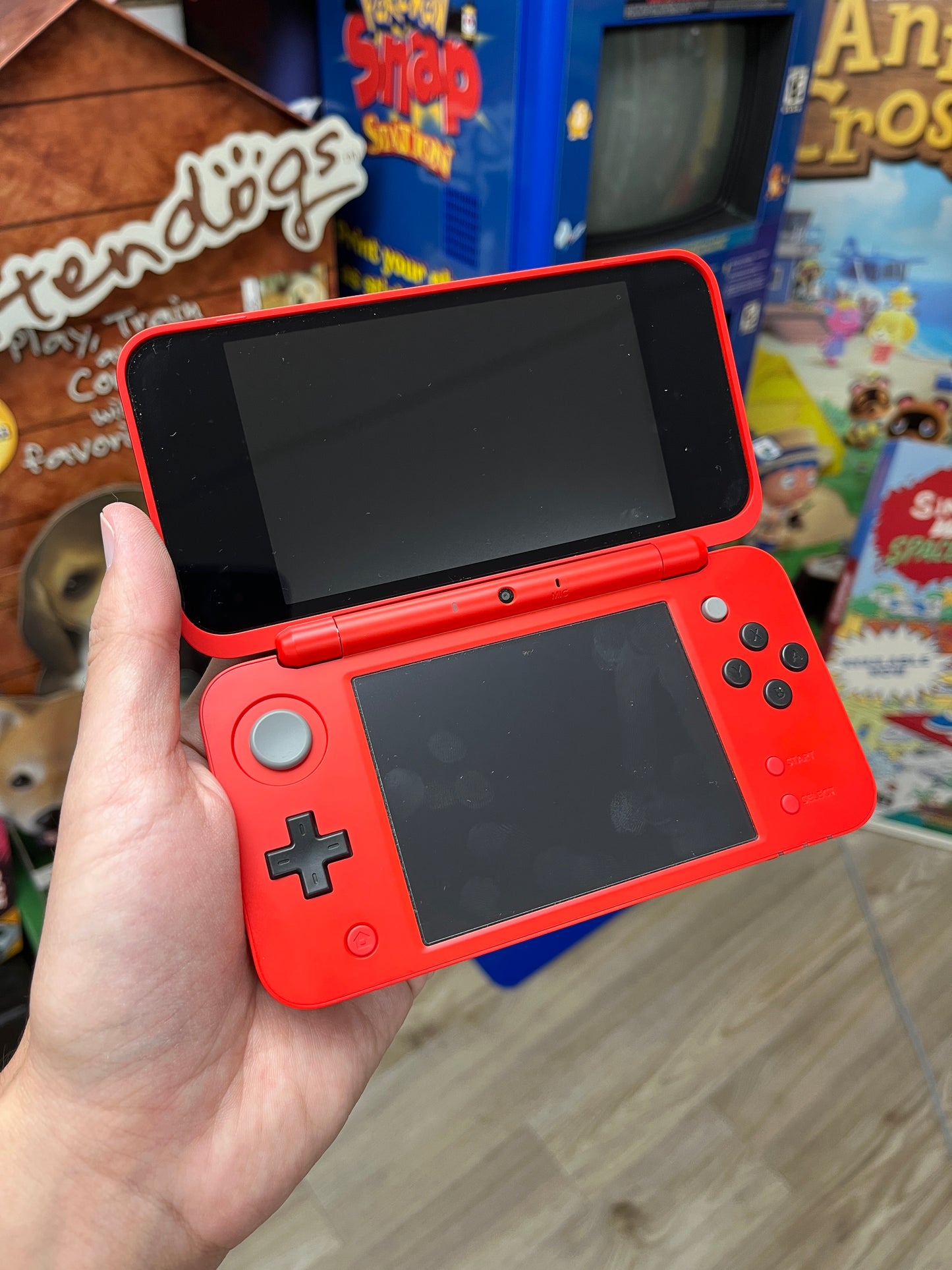 New Nintendo 2DS XL Poke Ball Edition