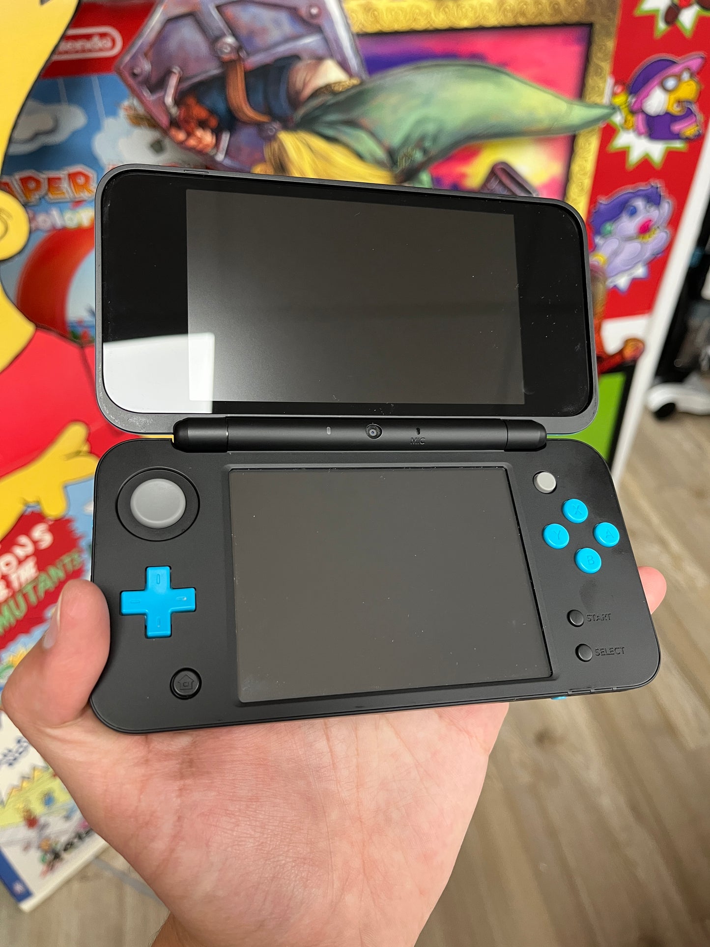 New 2DS XL Blue/Black W/ Charger