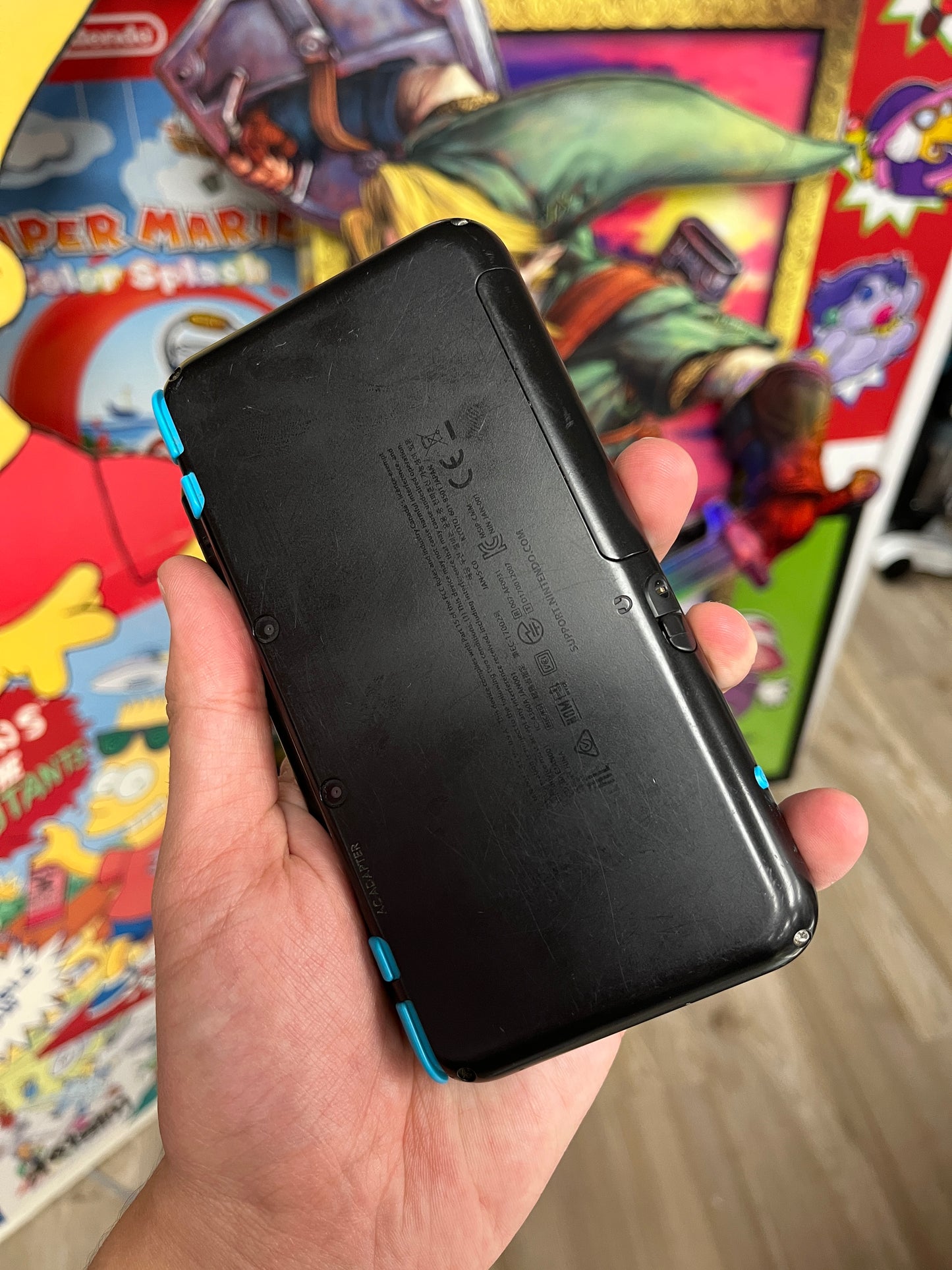 New 2DS XL Blue/Black W/ Charger