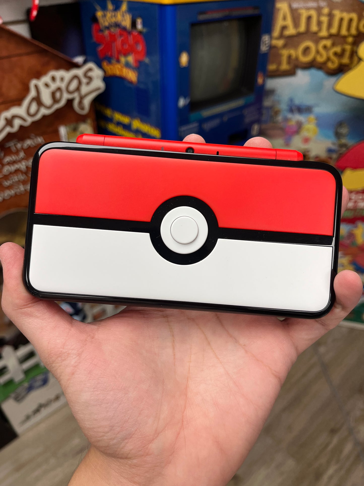 New Nintendo 2DS XL Poke Ball Edition