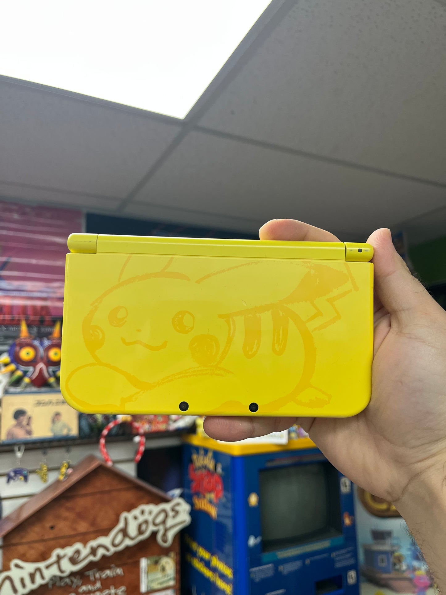 New 3DS XL Pikachu Yellow Edition