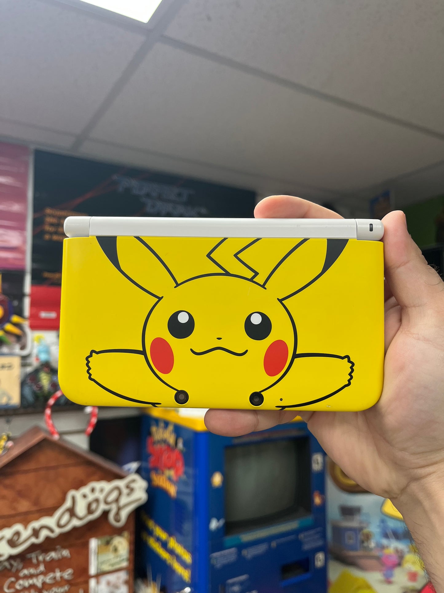 3DS XL Pikachu Edition - CiB