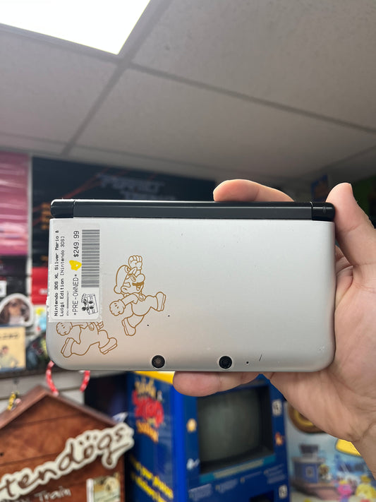 3DS XL Silver Mario & Luigi Edition
