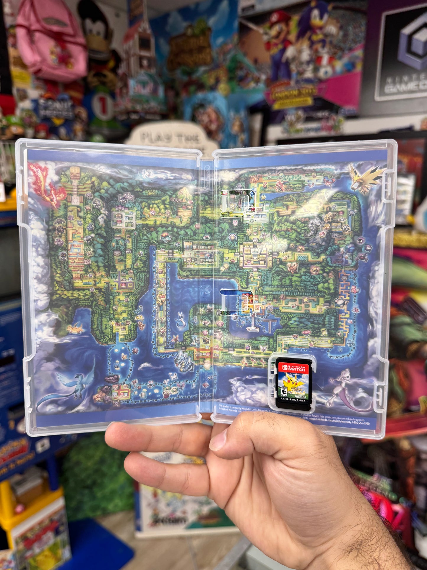 Pokemon Let's Go Pikachu Switch CIB