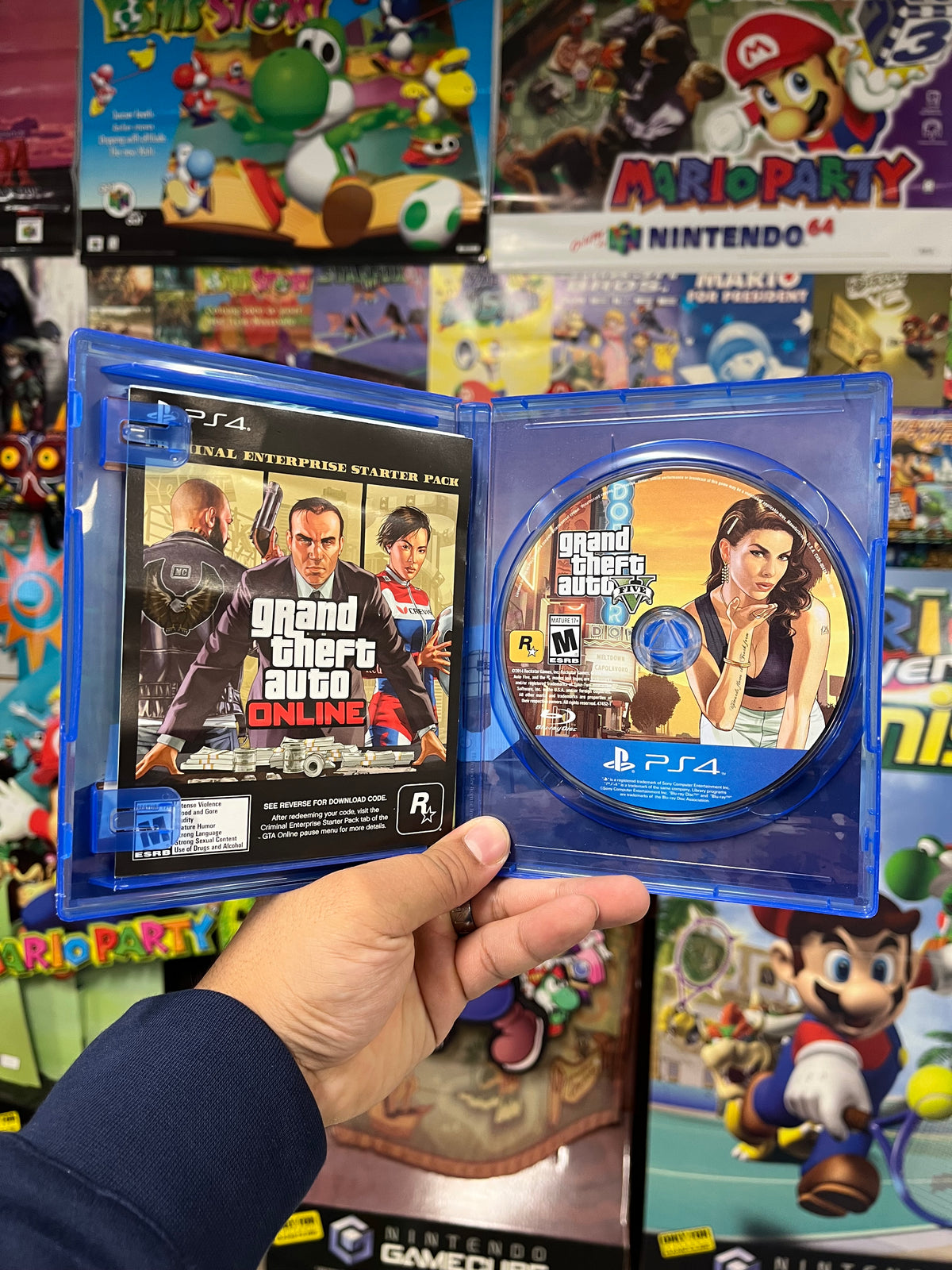Grand Theft Auto V [Premium Edition] - PS4 CIB