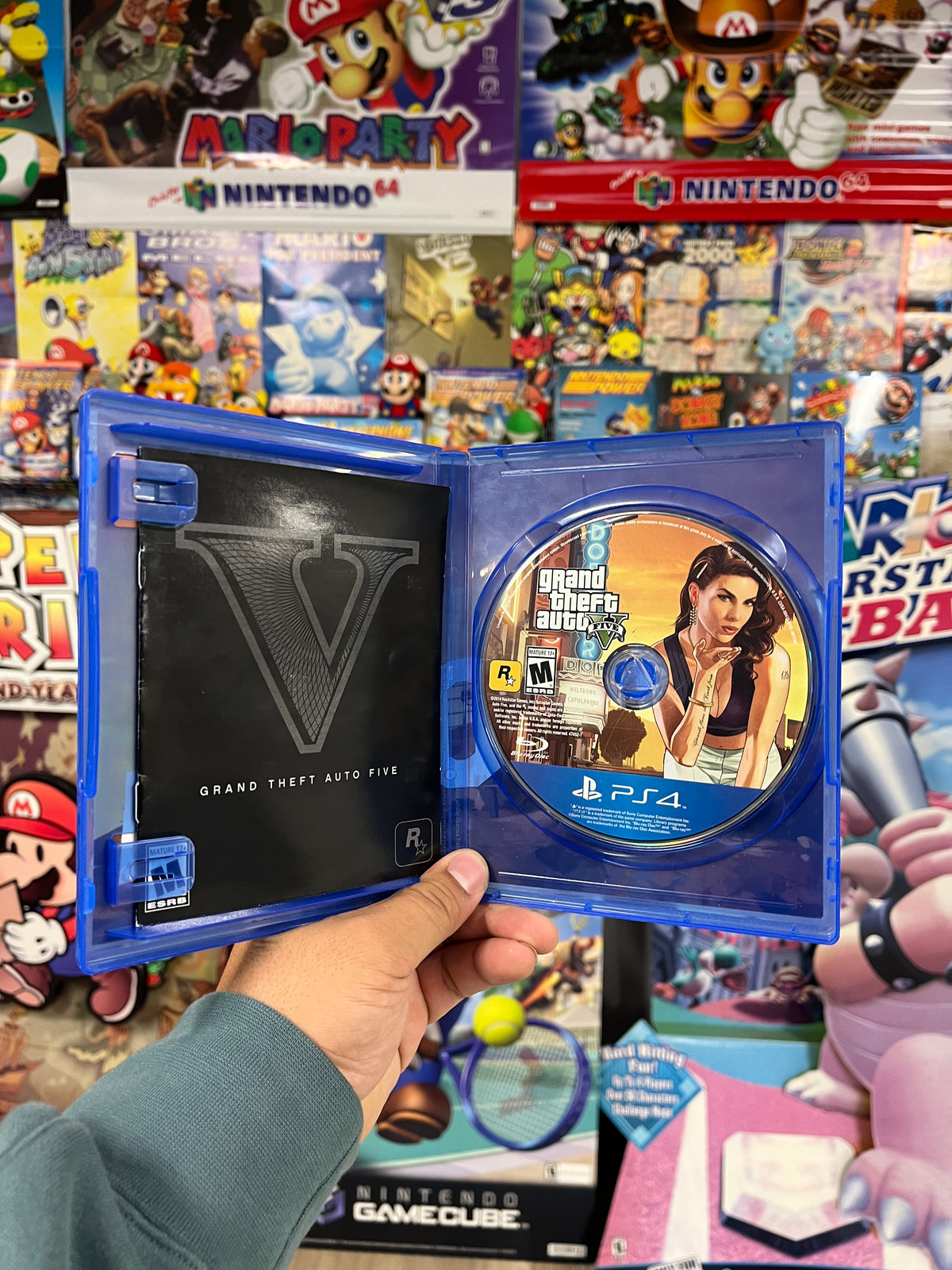 Grand Theft Auto V - PS4 CIB