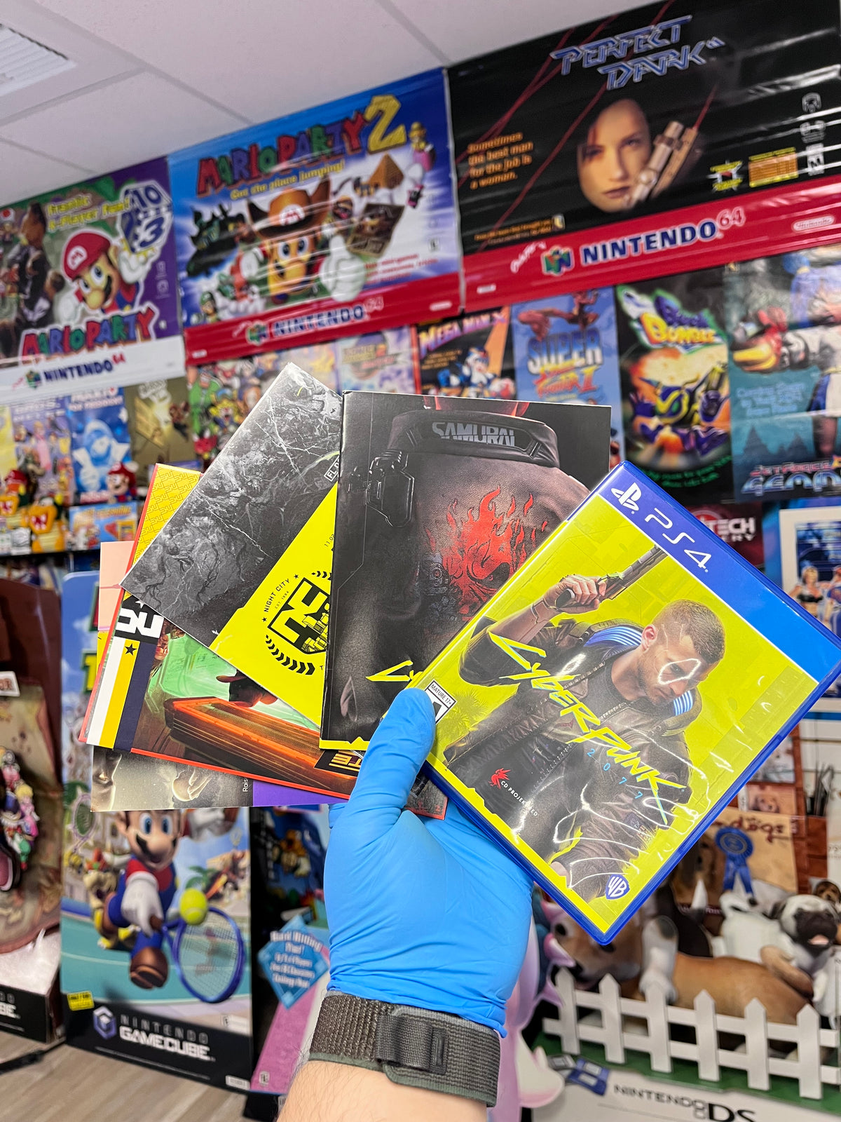 Cyberpunk 2077 [With Extras] - PS4 CIB