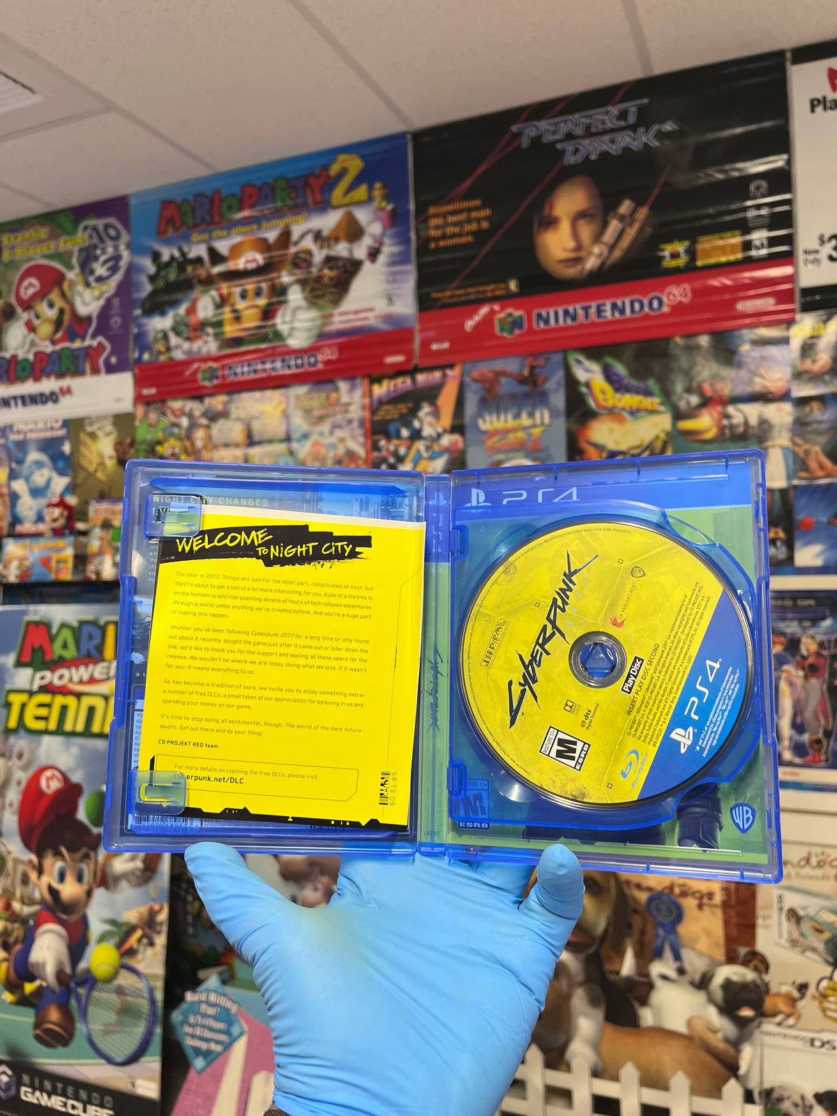 Cyberpunk 2077 [With Extras] - PS4 CIB