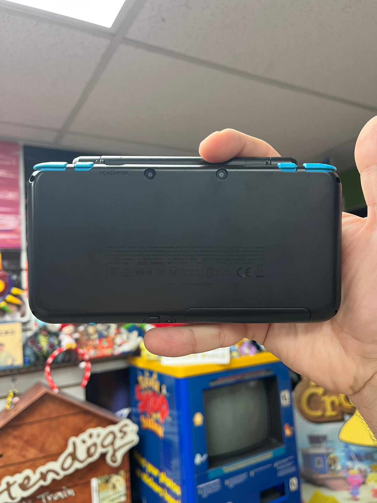 New Nintendo 3DS XL Black + Turquoise [Mario Kart 7 Edition] - Complete