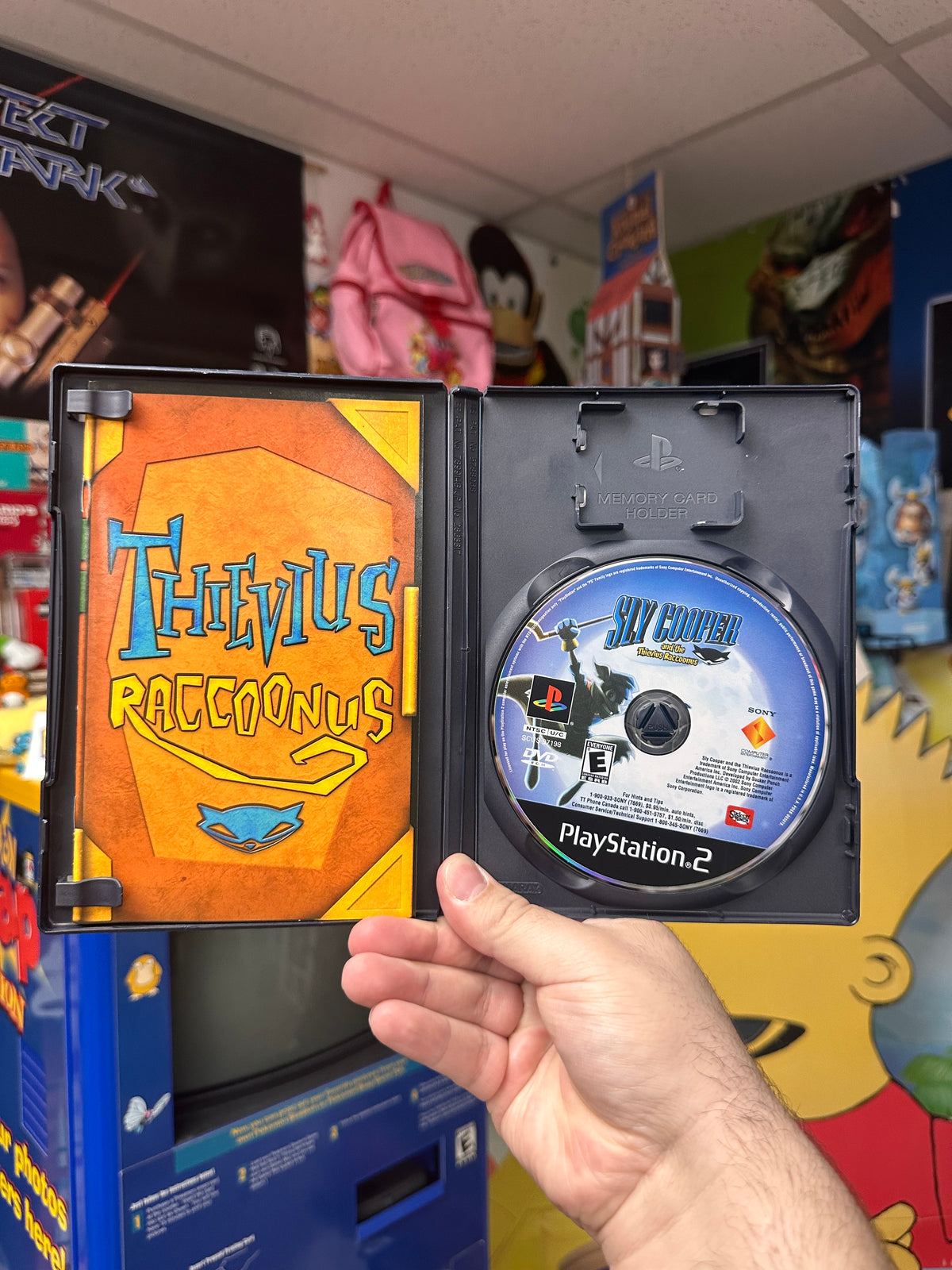 Sly Cooper and the Thievus Raccoonus PS2 CIB