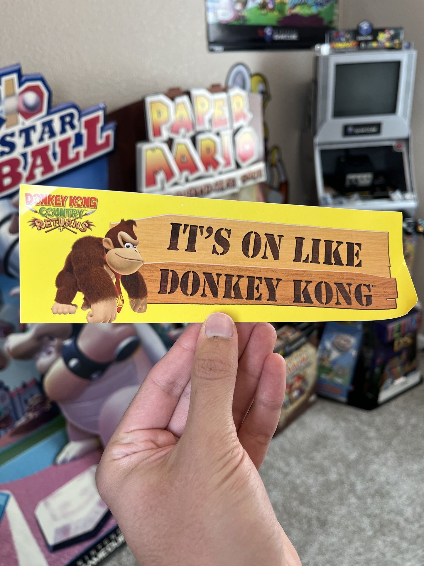 Donkey Kong Country Returns Promo Sticker