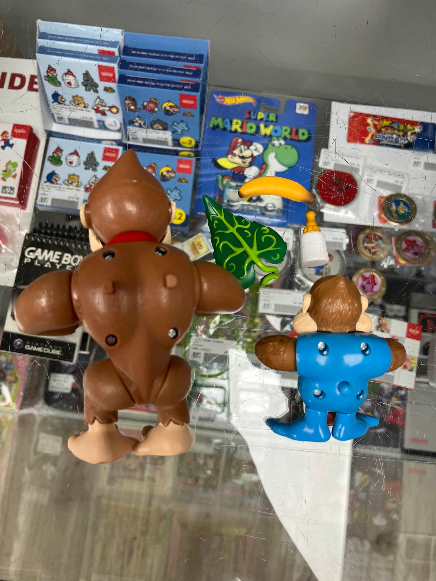 Donkey Kong + Baby Kong Figures