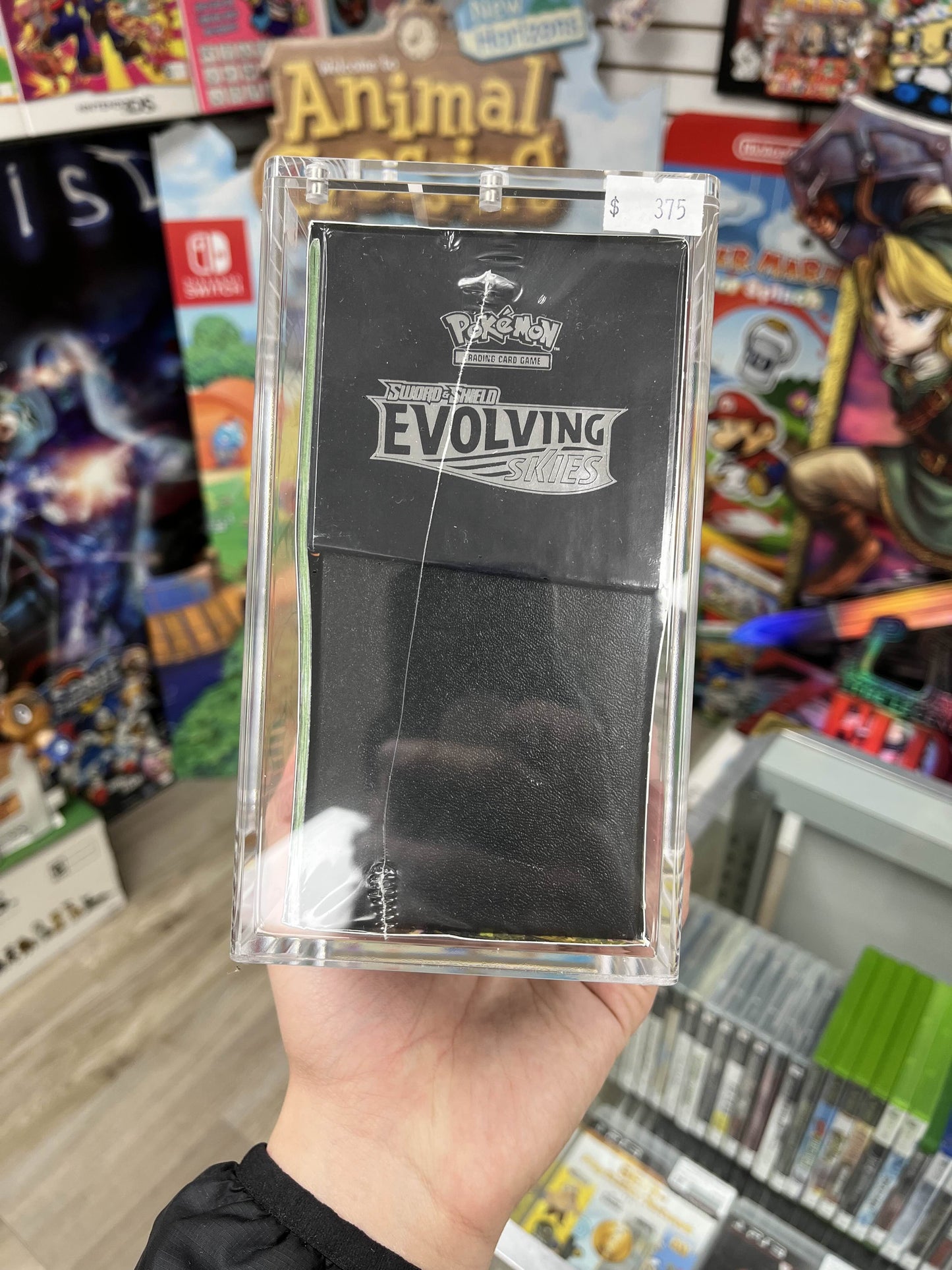 Pokemon Evolving Skies ETB Sealed W/ Box Protector!
