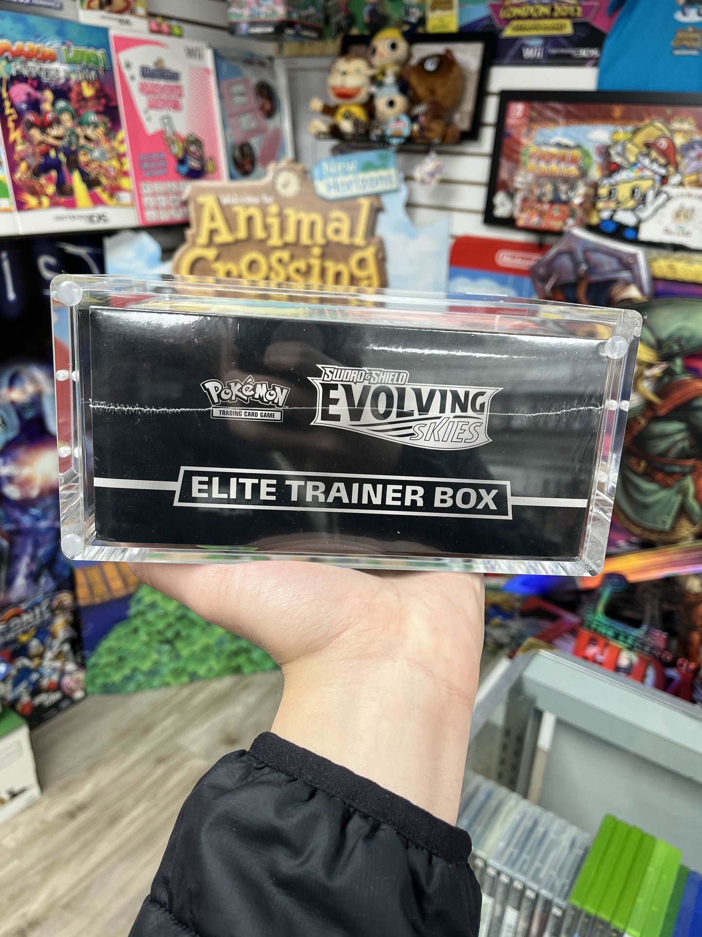 Pokemon Evolving Skies ETB Sealed W/ Box Protector!